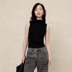 Banana Republic Factory Soft Luxe Turtleneck Top – Size S – Black